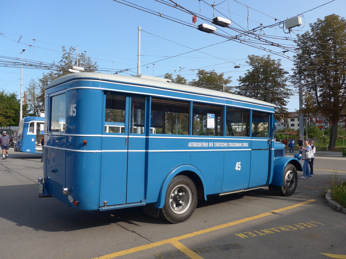 (183'670) - Oldtimer Club Saurer, Arbon - Nr. 45/TG 162'182 - Saurer/T�scher (ex VBZ Z�rich Nr. 45; ex Firma in Spreitenbach; ex VBZ Z�rich Nr. 245; ex VBZ Z�rich Nr. 45) am 20. August 2017 in Z�rich, Garage Hardau