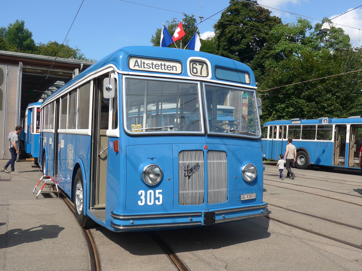 (183'724) - VBZ Z�rich (TMZ) - Nr. 305/AG 9380 U - Saurer/T�scher am 20. August 2017 in Z�rich, Burgwies