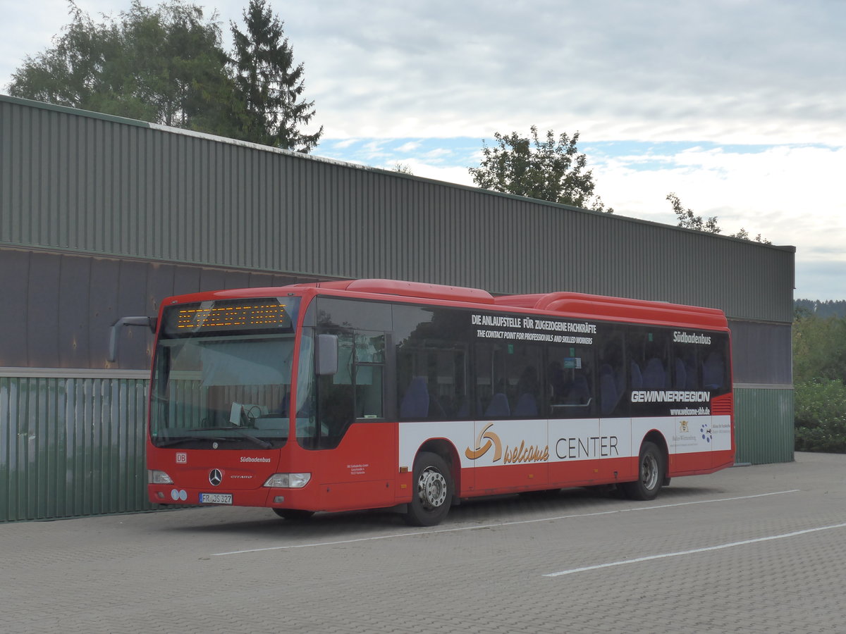 (183'876) - SBG Freiburg - FR-JS 327 - Mercedes am 23. August 2017 in Bad D�rrheim, Garage Luschin