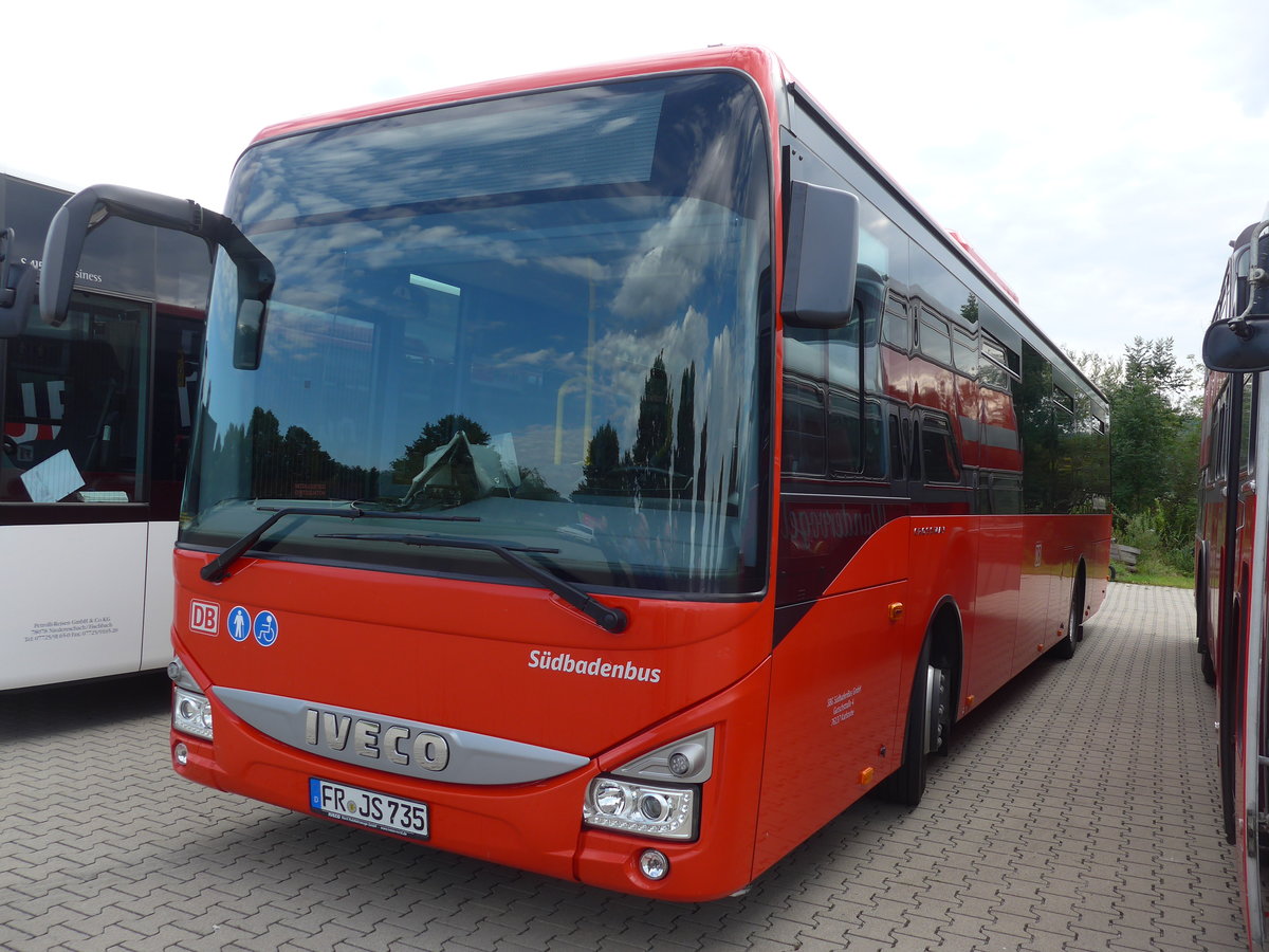 (183'886) - SBG Freiburg - FR-JS 735 - Iveco am 23. August 2017 in Bad D�rrheim, Garage Luschin