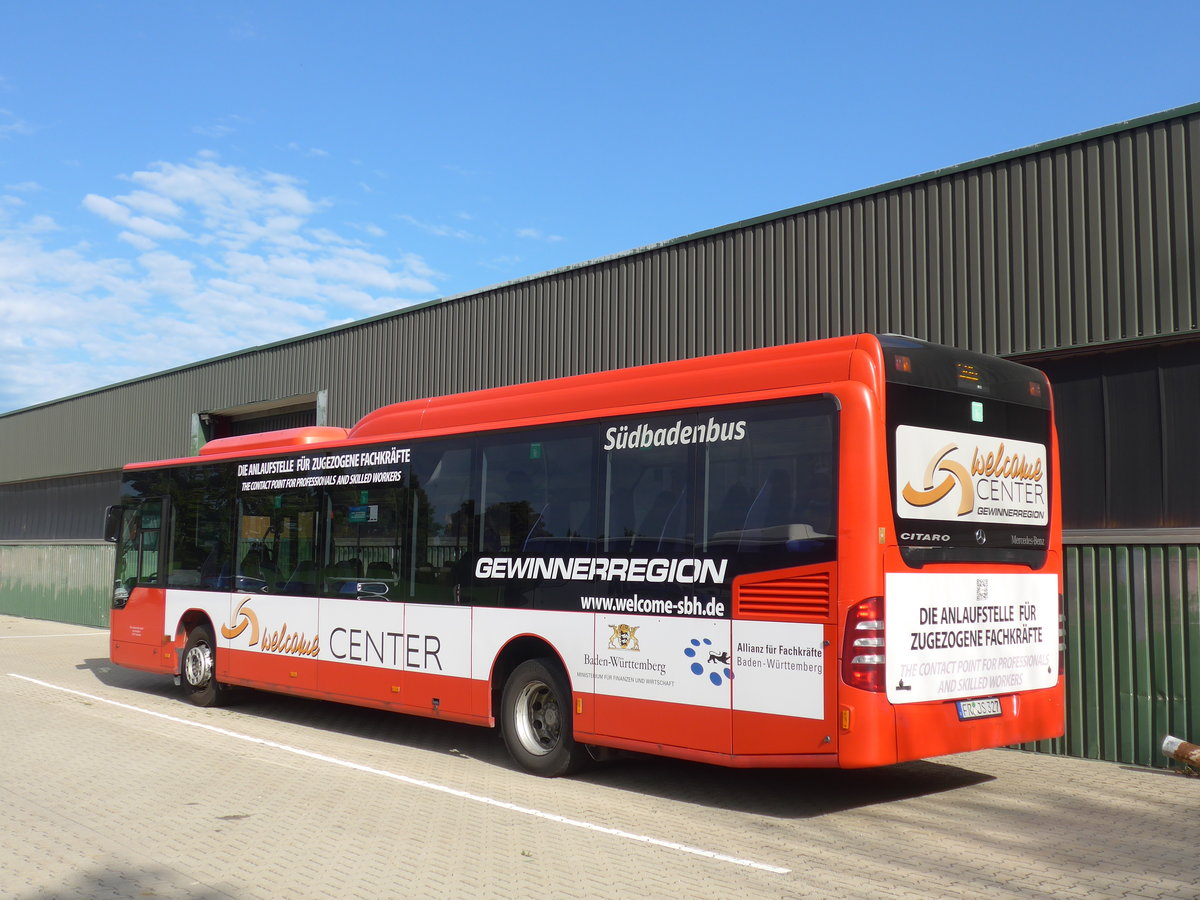 (183'891) - SBG Freiburg - FR-JS 327 - Mercedes am 23. August 2017 in Bad D�rrheim, Garage Luschin