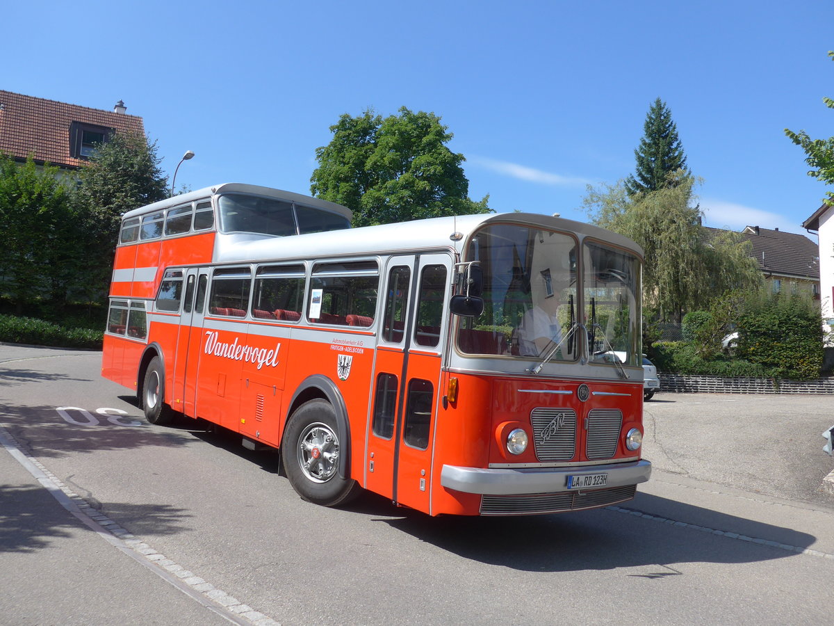 (183'915) - Aus Deutschland: Radlmeier, Ergoldsbach - LA-RD 123H - FBW/Vetter-R&J Anderthalbdecker (ex FRAM Drachten/NL Nr. 20; ex Wespe, Altst�tten; ex AFA Adelboden Nr. 4) am 23. August 2017 in Wetzikon, Restaurant Sternen