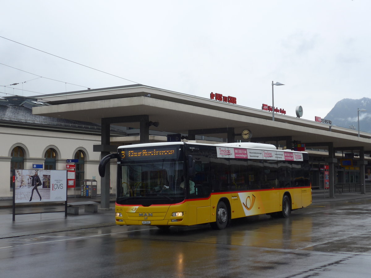 (184'785) - D�nser, Trimmis - GR 5865 - MAN am 16. September 2017 beim Bahnhof Chur