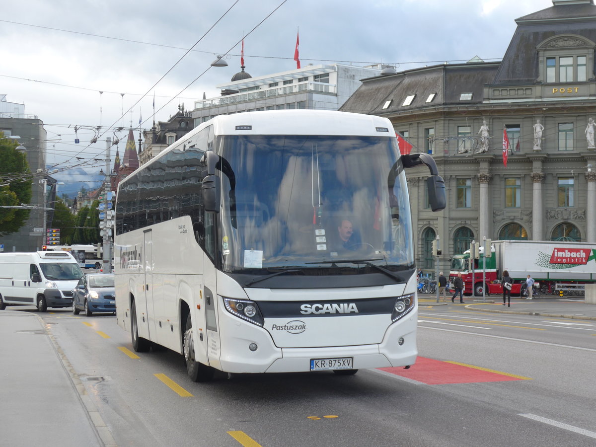(185'122) - Aus Polen: Pastuszak, Krak�w - KR 875XV - Scania/Higer am 18. September 2017 in Luzern, Bahnhofbr�cke