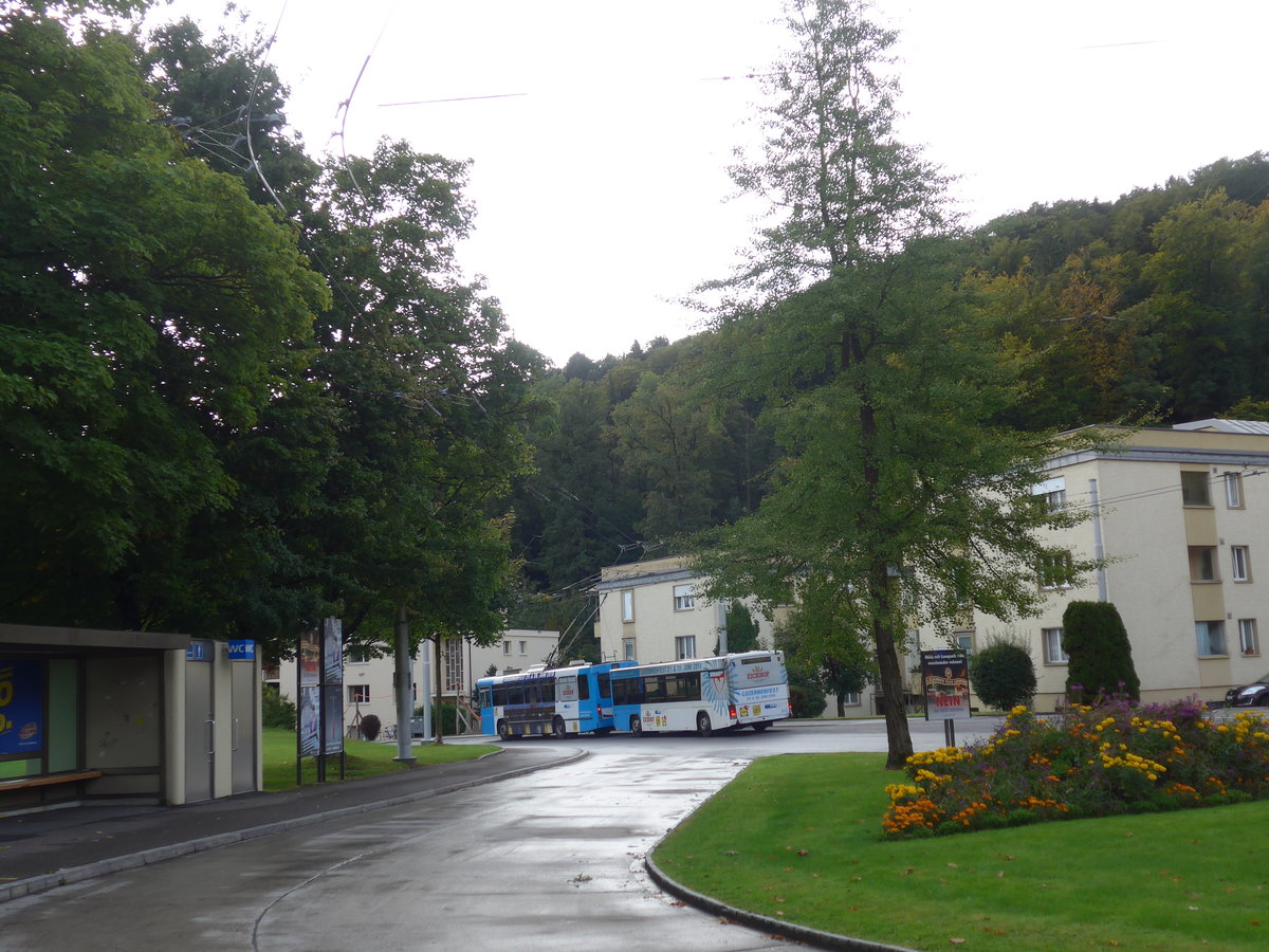 (185'159) - VBL Luzern - Nr. 260 - NAW/R&J-Hess Trolleybus + Nr. 312 - Lanz+Marti/Hess Personenanh�nger am 18. September 2017 in Luzern, Hirtenhof