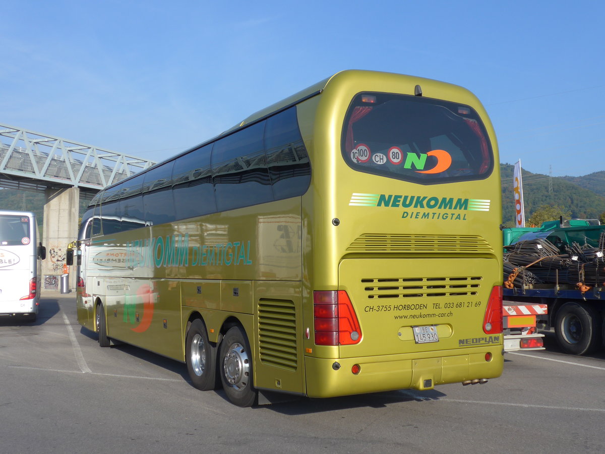(185'198) - Neukomm, Horboden - BE 145'930 - Neoplan am 25. September 2017 in Bursins, Rastst�tte La C�te