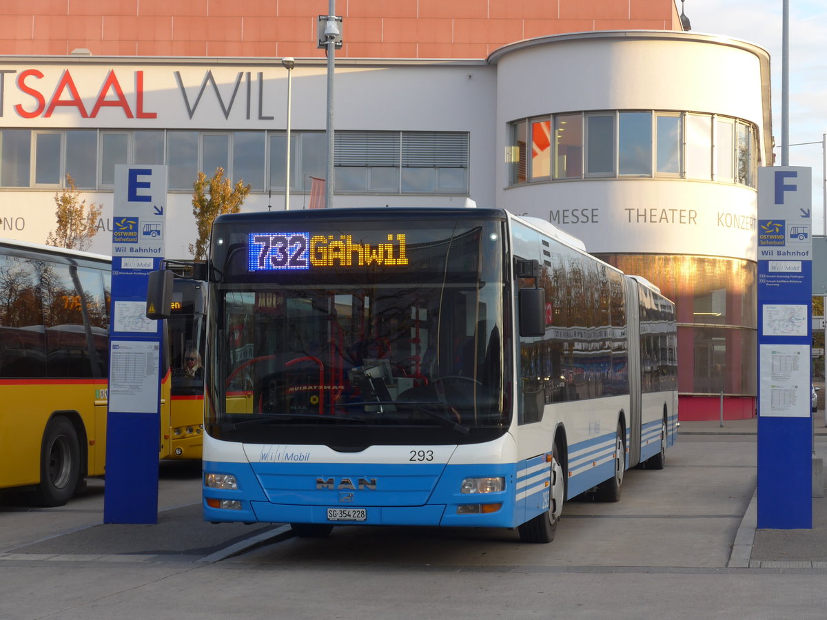 (185'909) - WilMobil, Wil - Nr. 293/SG 354'228 - MAN (ex RTB Altst�tten Nr. 3; ex SBC Chur Nr. 97) am 19. Oktober 2017 beim Bahnhof Wil
