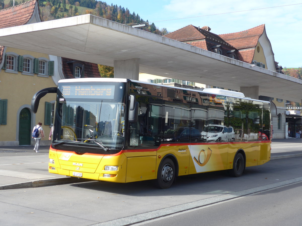 (185'920) - Postautobetriebe Unteres Toggenburg, L�tisburg - SG 47'120 - MAN/G�ppel am 19. Oktober 2017 beim Bahnhof Wattwil