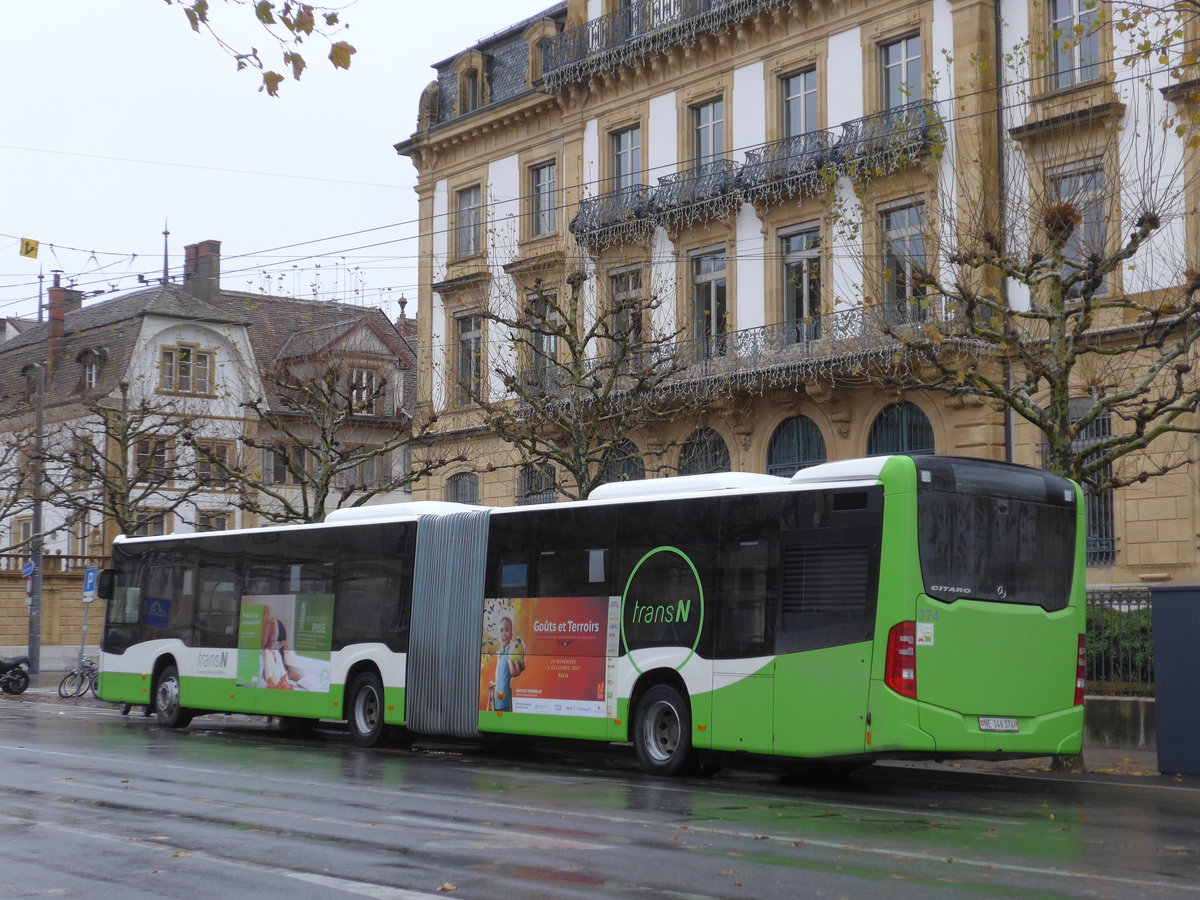 (186'582) - transN, La Chaux-de-Fonds - Nr. 374/NE 146'374 - Mercedes am 25. November 2017 in Neuch�tel, Place Pury