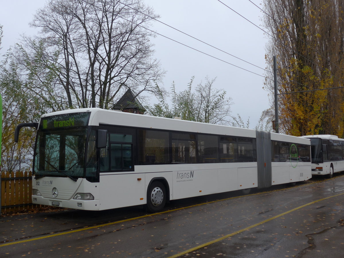 (186'585) - transN, La Chaux-de-Fonds - Nr. 52/NE 131'052 - Mercedes/Hess (ex Interbus, Yverdon Nr. 52; ex ZVB Zug Nr. 5) am 25. November 2017 in Neuch�tel, D�p�t