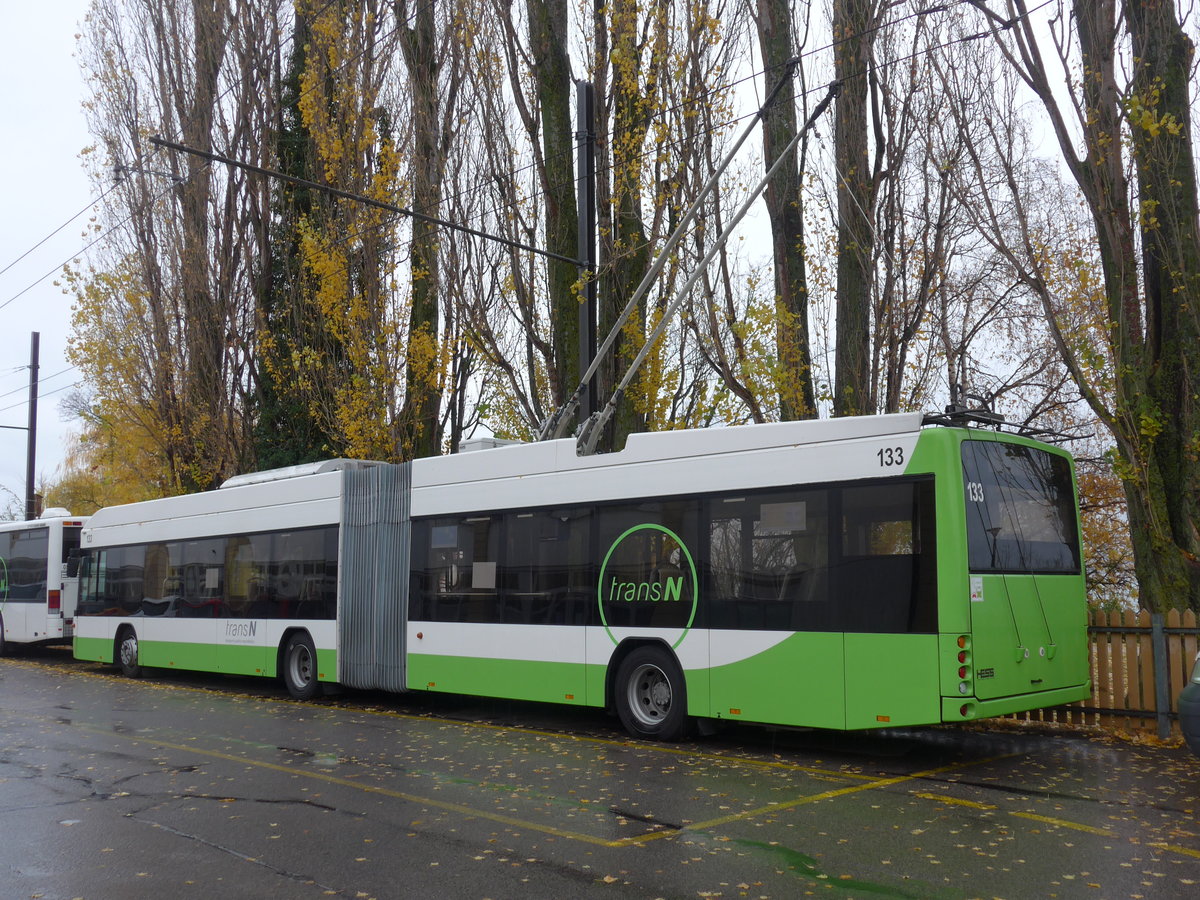 (186'591) - transN, La Chaux-de-Fonds - Nr. 133 - Hess/Hess Gelenktrolleybus (ex TN Neuch�tel Nr. 133) am 25. November 2017 in Neuch�tel, D�p�t