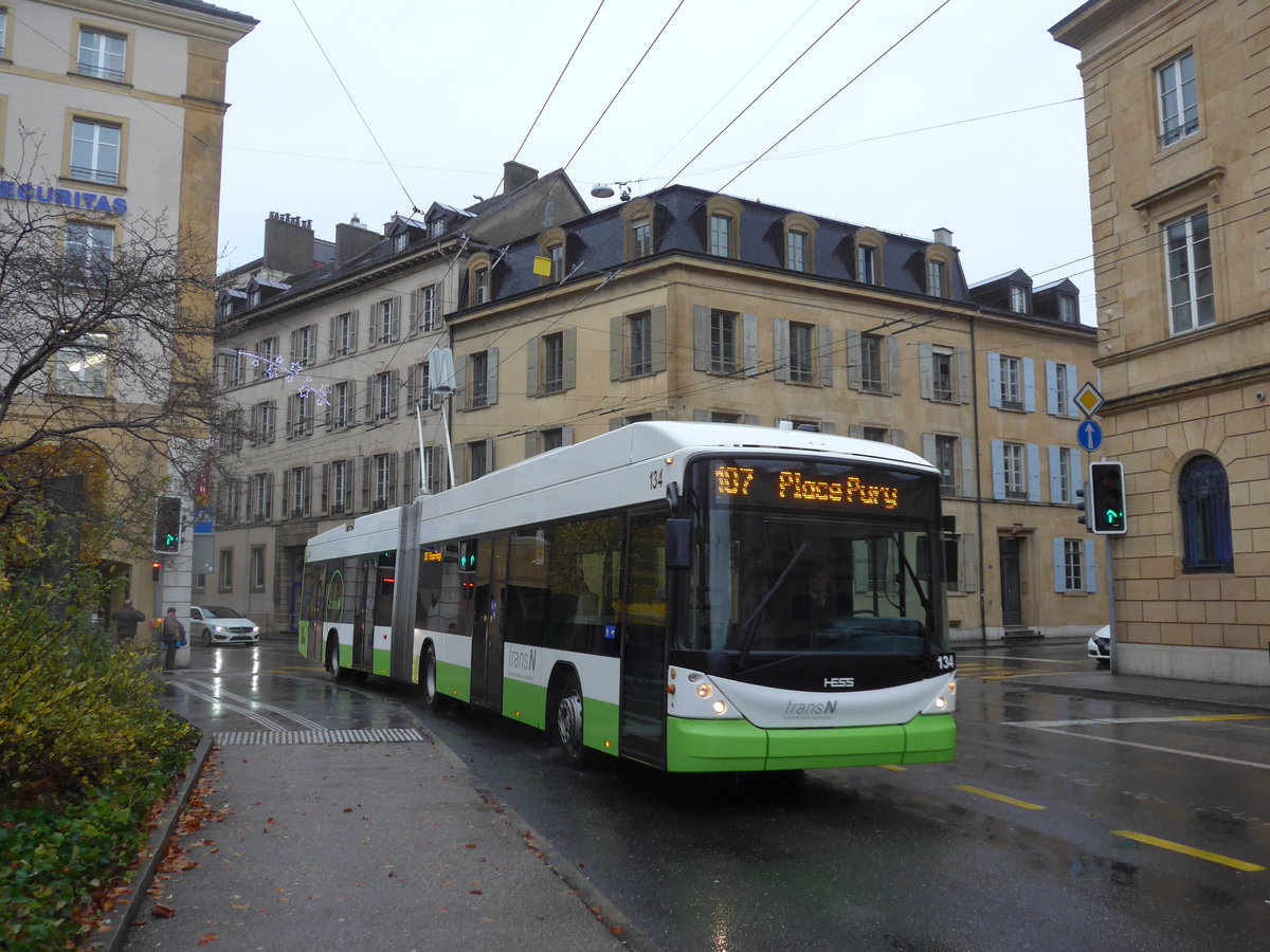 (186'601) - transN, La Chaux-de-Fonds - Nr. 134 - Hess/Hess Gelenktrolleybus (ex TN Neuch�tel Nr. 134) am 25. November 2017 in Neuch�tel, Place Pury
