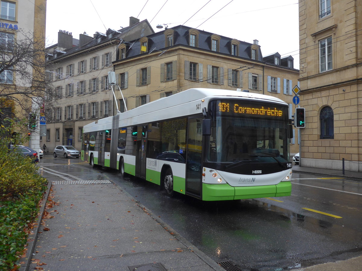 (186'612) - transN, La Chaux-de-Fonds - Nr. 141 - Hess/Hess Gelenktrolleybus (ex TN Neuch�tel Nr. 141) am 25. November 2017 in Neuch�tel, Place Pury