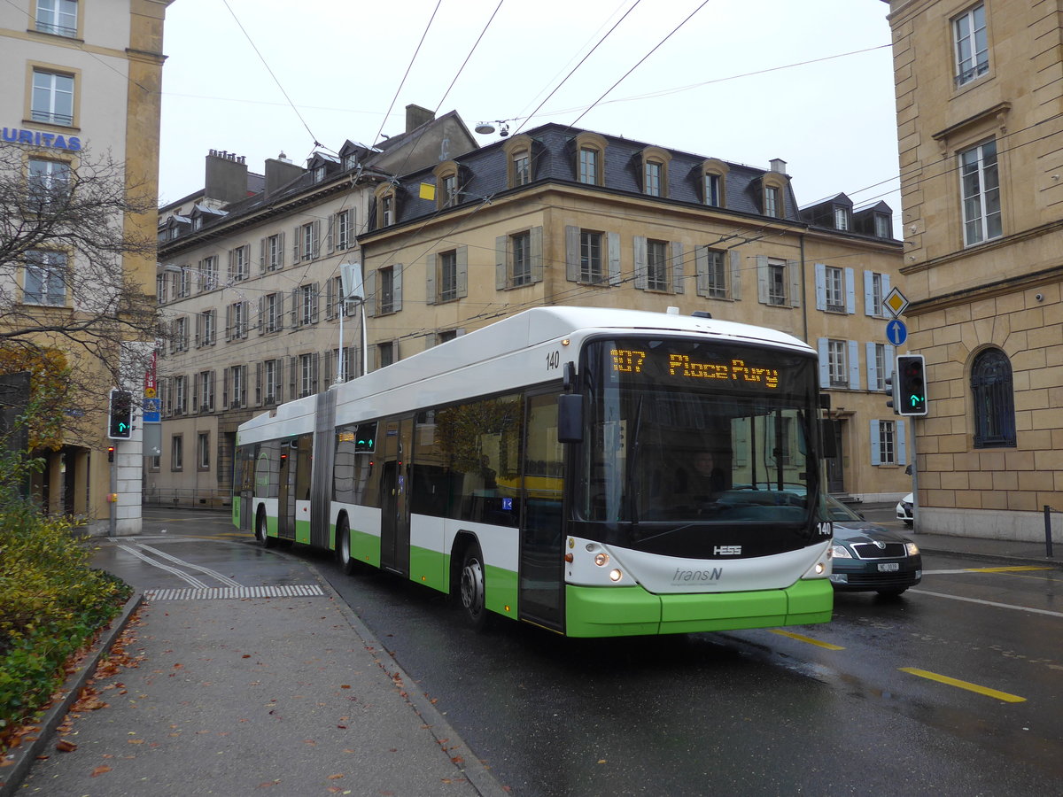 (186'625) - transN, La Chaux-de-Fonds - Nr. 140 - Hess/Hess Gelenktrolleybus (ex TN Neuch�tel Nr. 140) am 25. November 2017 in Neuch�tel, Place Pury