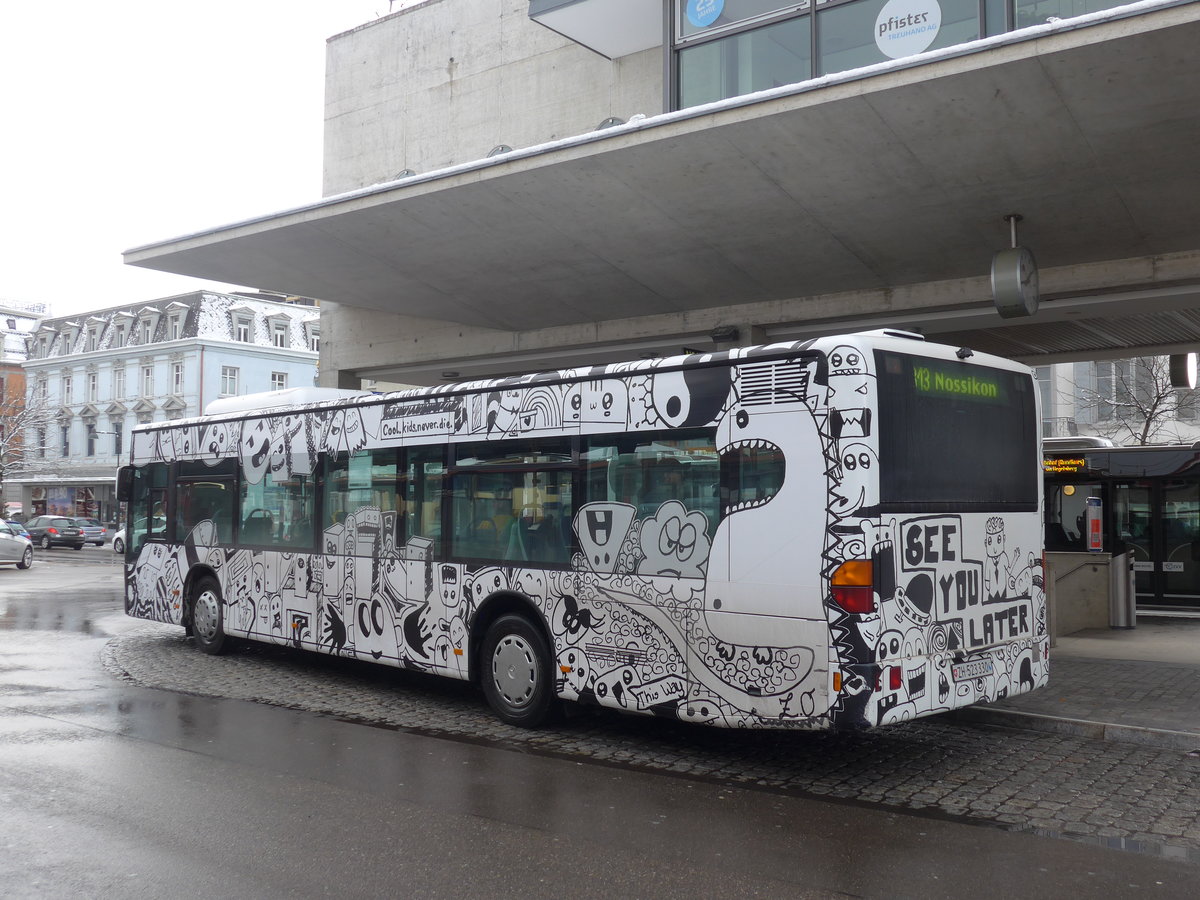(186'866) - VZO Gr�ningen - Nr. 30/ZH 523'330 - Mercedes am 9. Dezember 2017 beim Bahnhof Uster