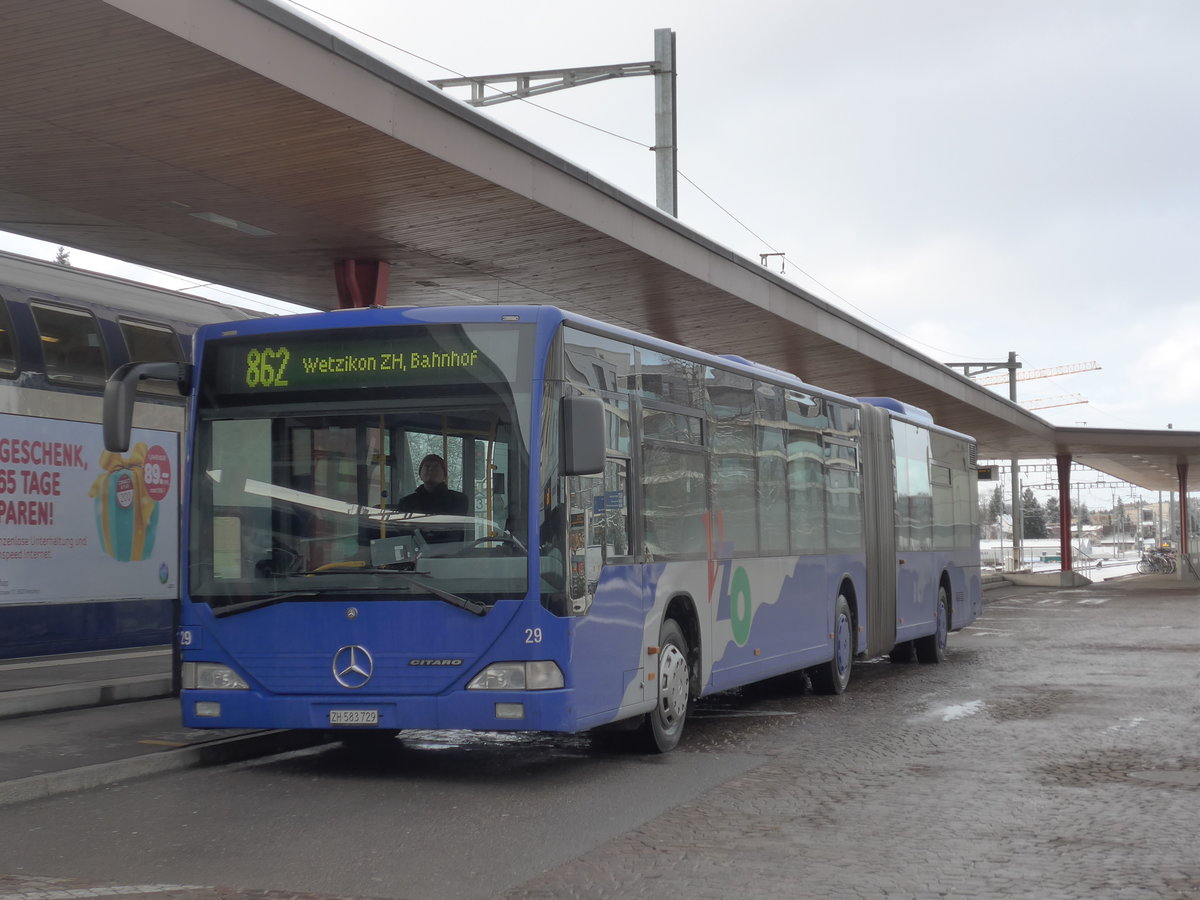 (186'881) - VZO Gr�ningen - Nr. 29/ZH 583'729 - Mercedes am 9. Dezember 2017 beim Bahnhof Wetzikon