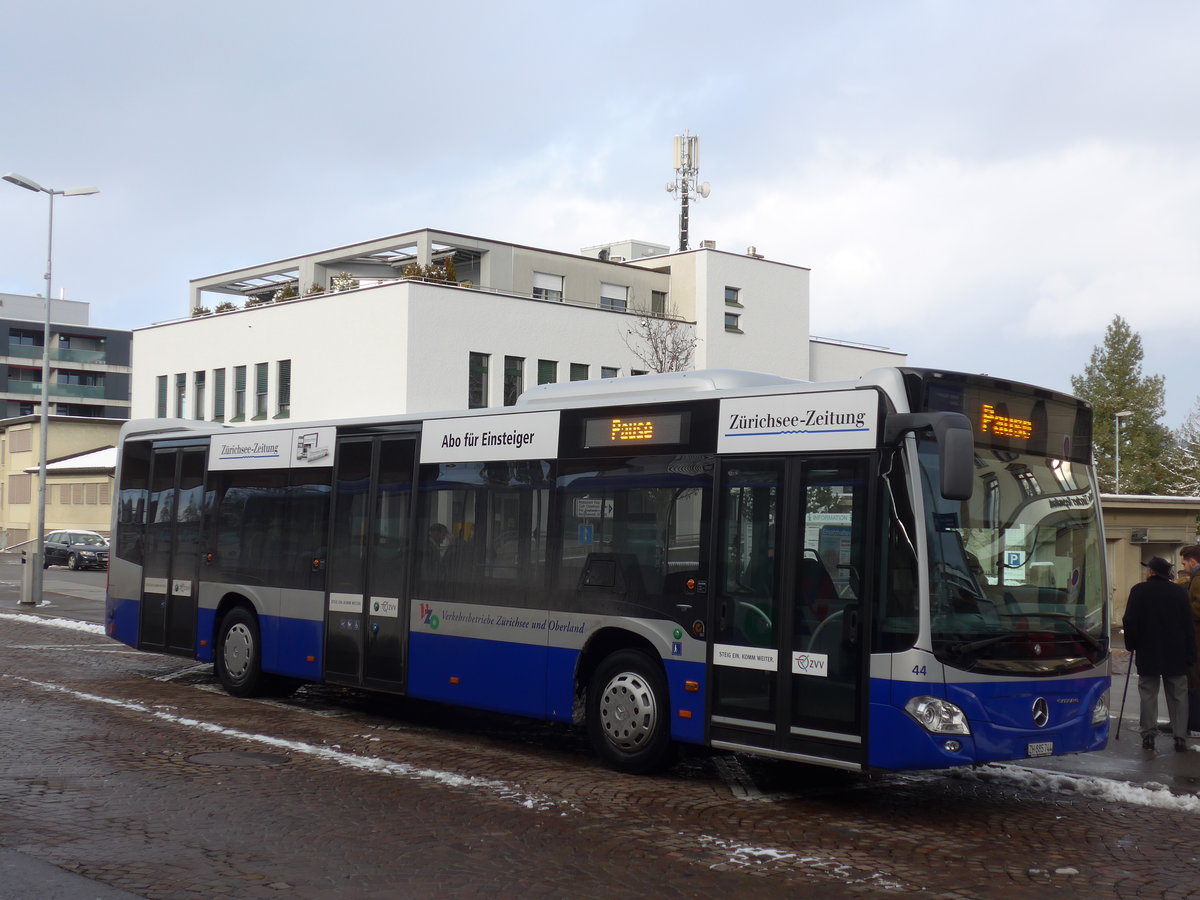 (186'882) - VZO Gr�ningen - Nr. 44/ZH 885'744 - Mercedes am 9. Dezember 2017 beim Bahnhof Wetzikon