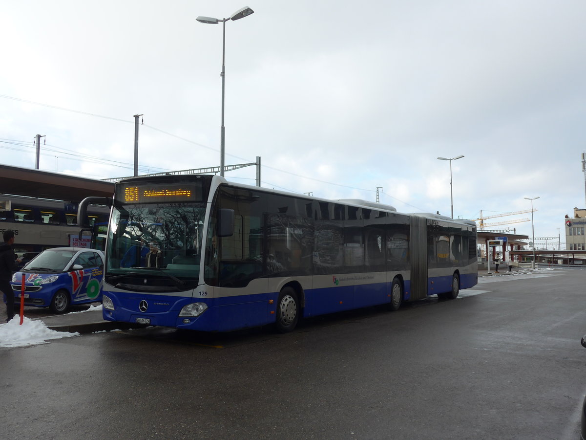 (186'883) - VZO Gr�ningen - Nr. 129/ZH 516'129 - Mercedes am 9. Dezember 2017 beim Bahnhof Wetzikon