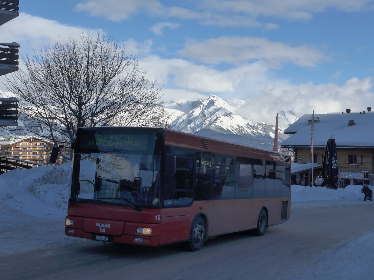 (186'997) - Lathion, Sion - Nr. 19/VS 197'617 - MAN/G�ppel (ex AFA Adelboden Nr. 55) am 17. Dezember 2017 in Haute-Nendaz, T�l�cabine