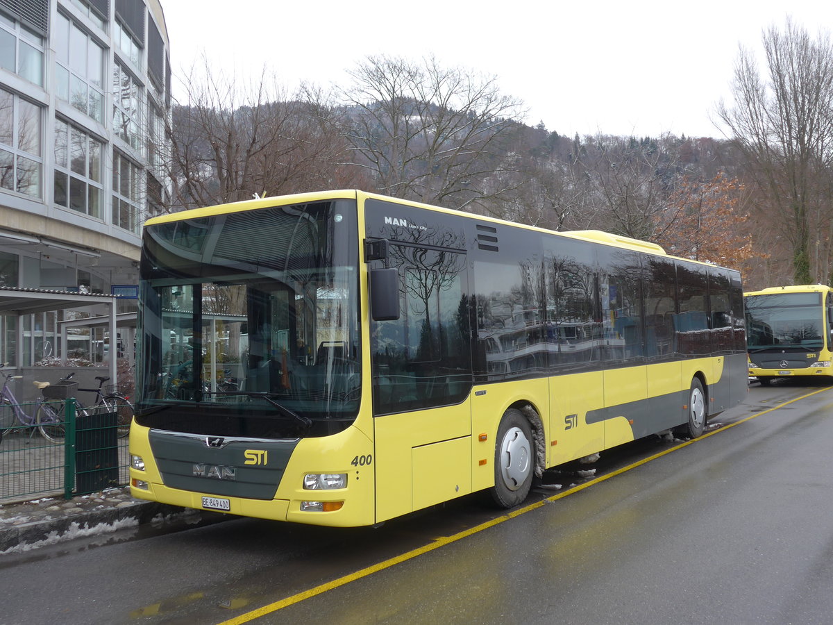(187'014) - STI Thun - Nr. 400/BE 849'400 - MAN am 17. Dezember 2017 bei der Schiffl�ndte Thun