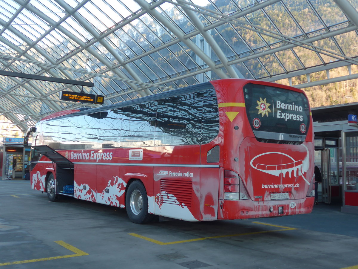 (187'600) - PostAuto Graub�nden - GR 162'993 - Neoplan am 1. Januar 2018 in Chur, Postautostation