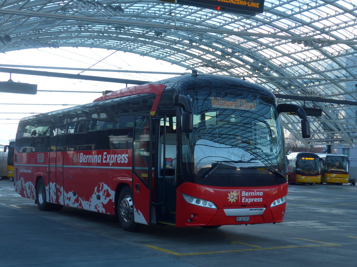 (187'606) - PostAuto Graub�nden - GR 162'993 - Neoplan am 1. Januar 2018 in Chur, Postautostation