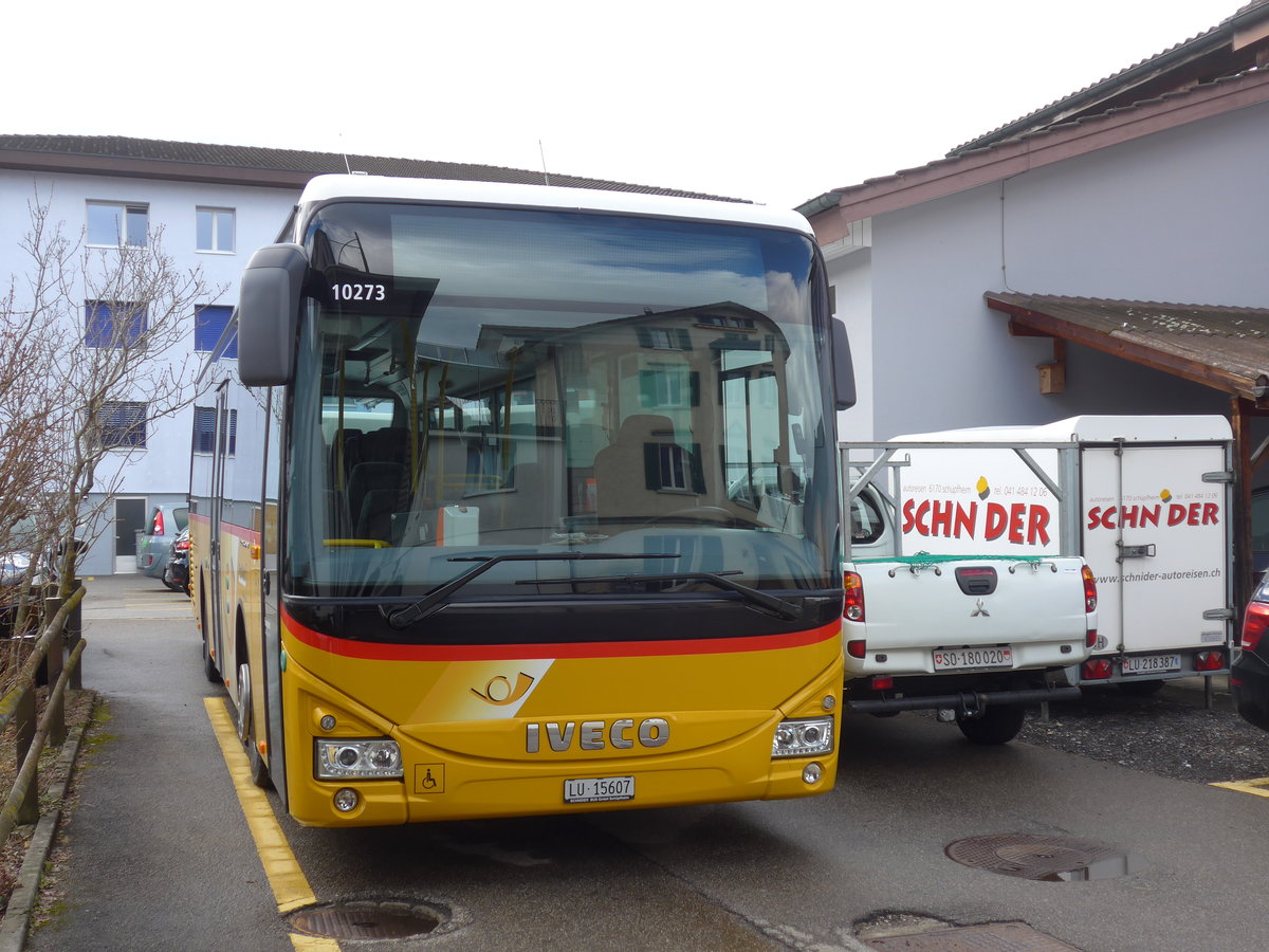 (187'653) - Schnider, Sch�pfheim - LU 15'607 - Iveco am 2. Januar 2018 in Sch�pfheim, Garage