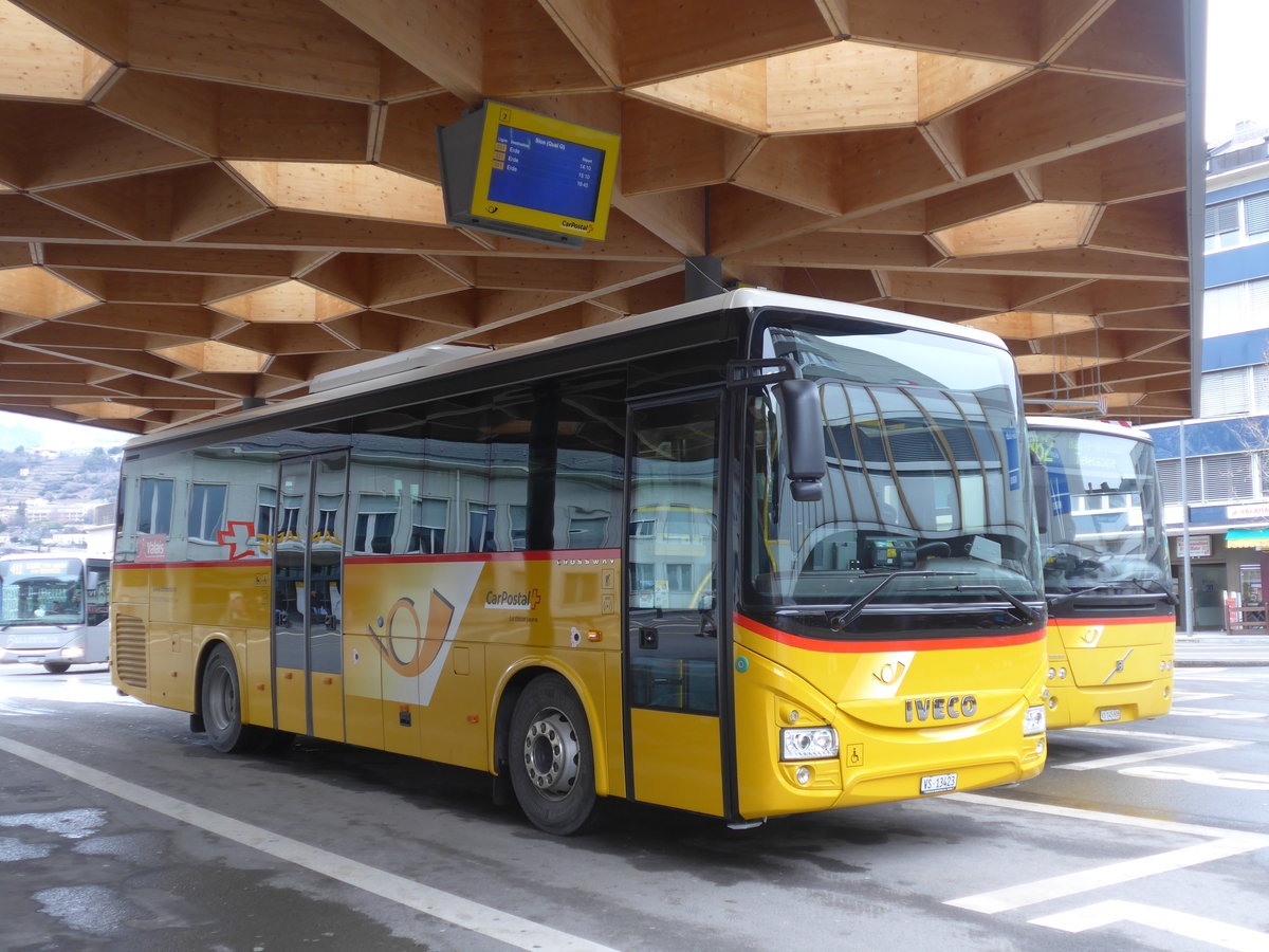 (188'028) - Ev�quoz, Erde - VS 13'423 - Iveco am 20. Januar 2018 beim Bahnhof Sion
