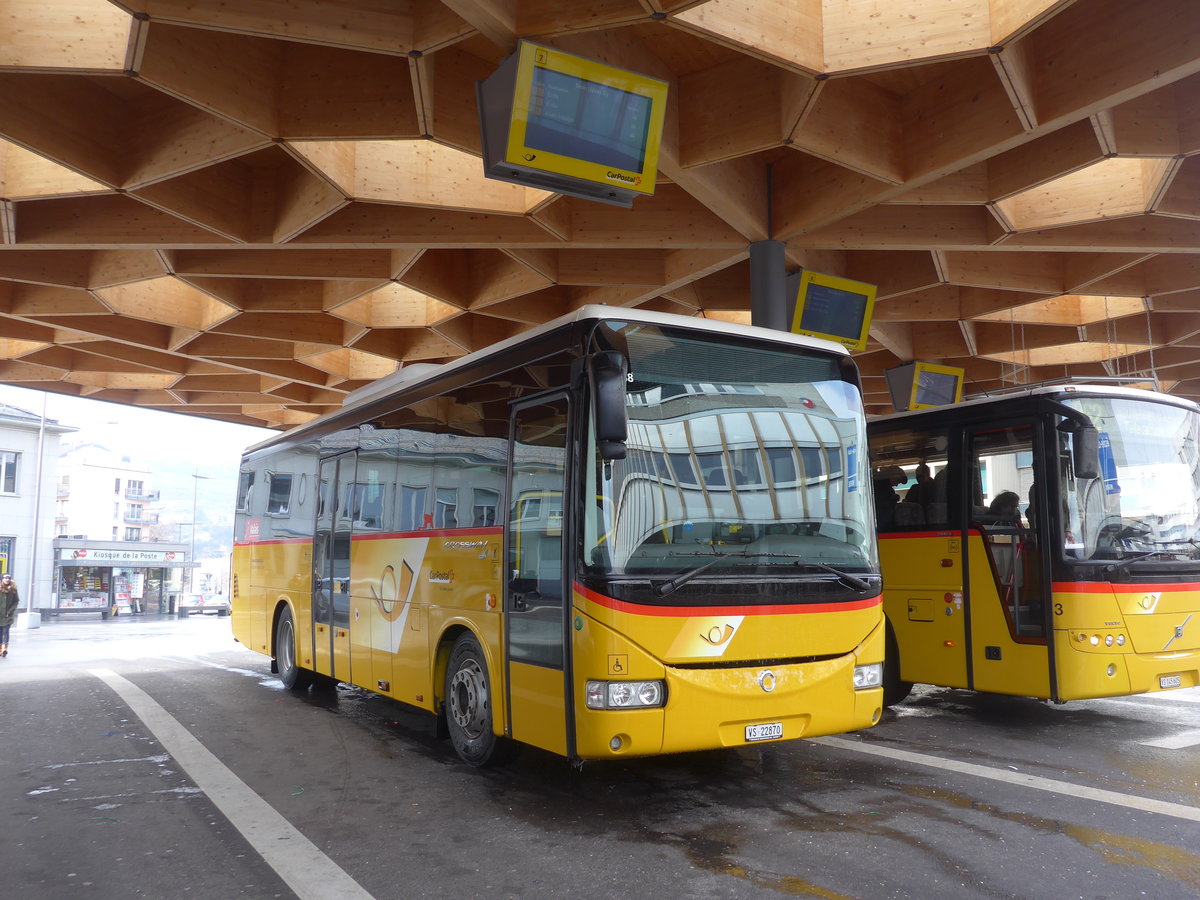 (188'417) - Ev�quoz, Erde - VS 22'870 - Irisbus am 11. Februar 2018 beim Bahnhof Sion