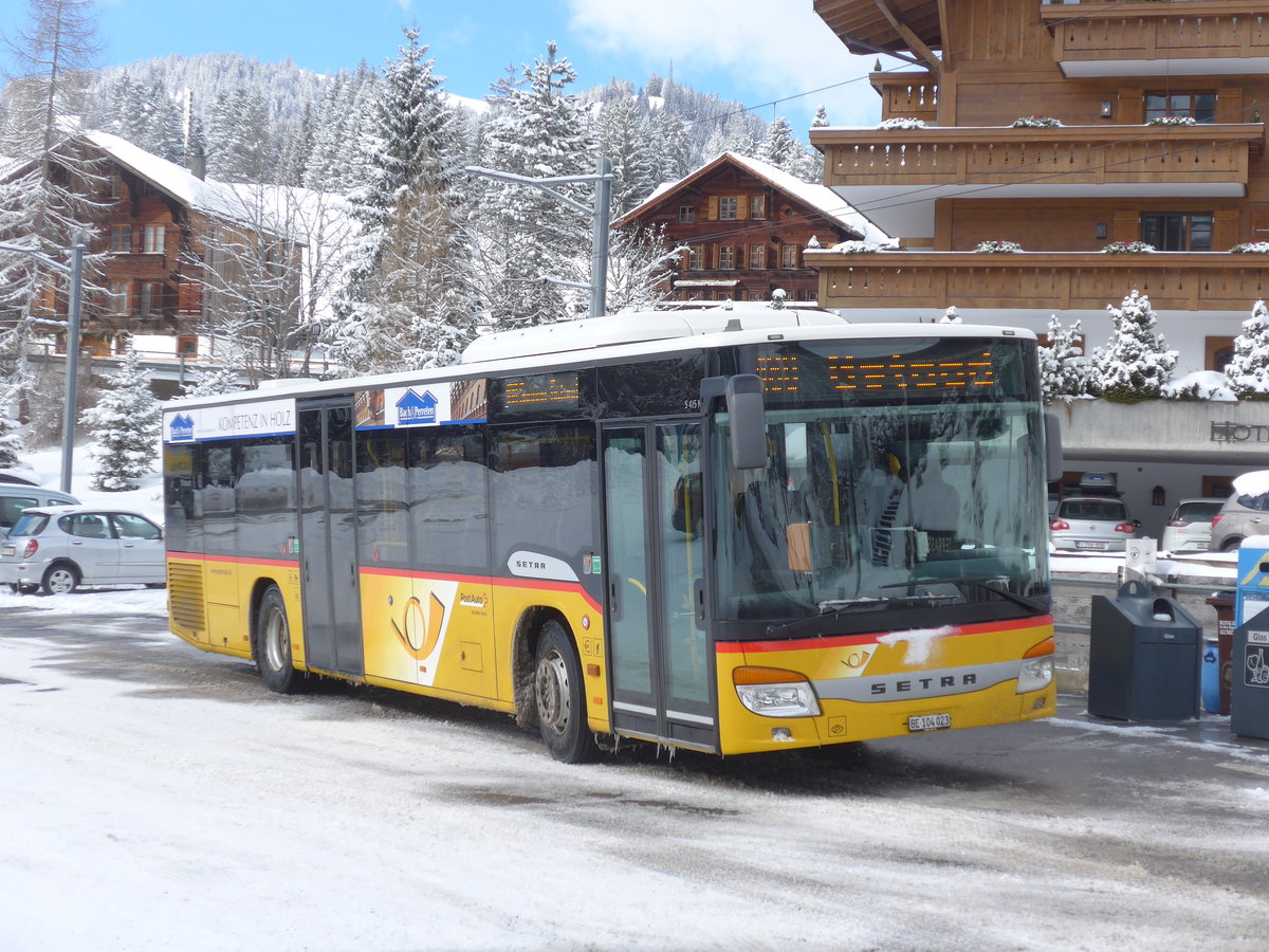 (188'469) - K�bli, Gstaad - Nr. 1/BE 104'023 - Setra am 12. Februar 2018 beim Bahnhof Saanenm�ser
