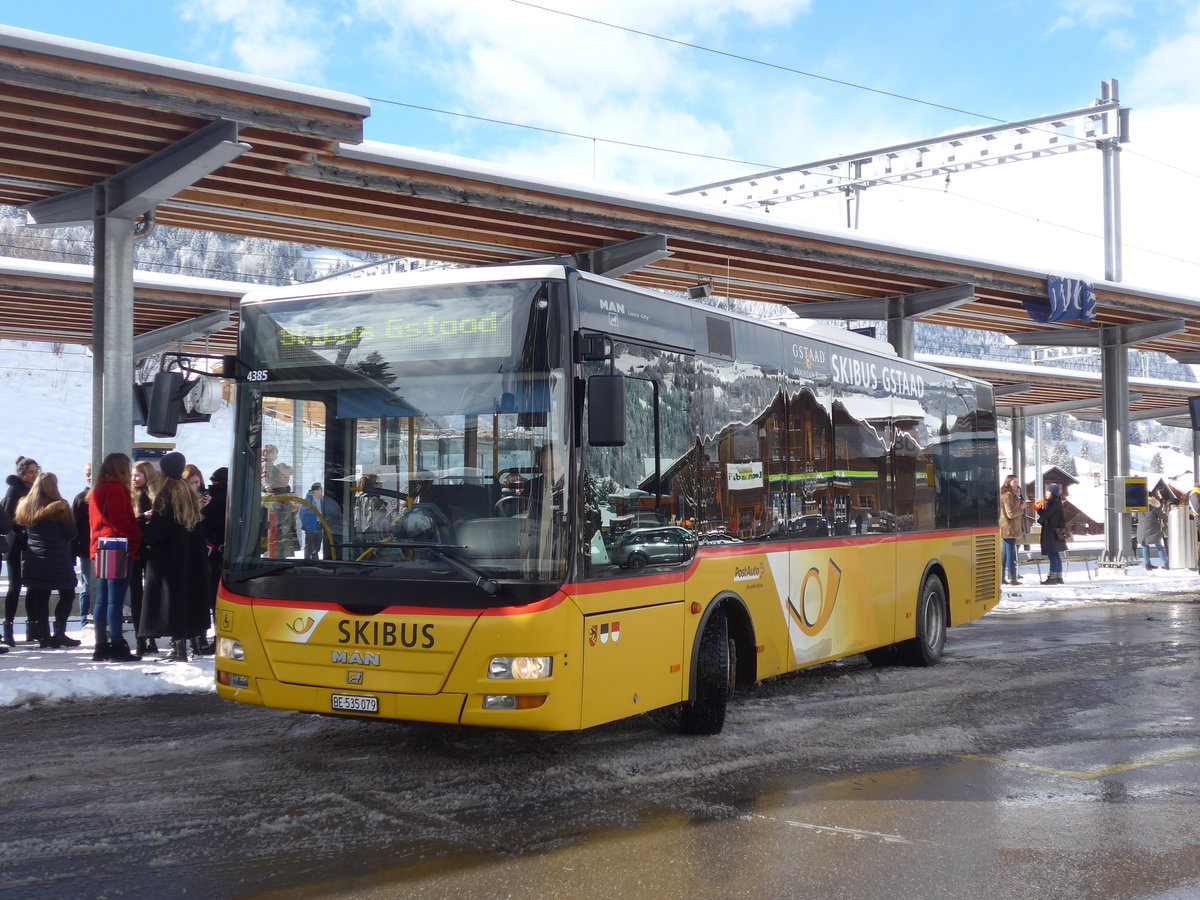 (188'473) - PostAuto Bern - BE 535'079 - MAN/G�ppel (ex Nr. 217; ex RBS Worblaufen Nr. 217) am 12. Februar 2018 beim Bahnhof Gstaad