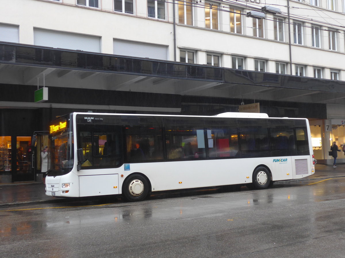 (188'739) - Funi-Car, Biel - Nr. 4/BE 107'904 - MAN/G�ppel am 15. Februar 2018 beim Bahnhof Biel