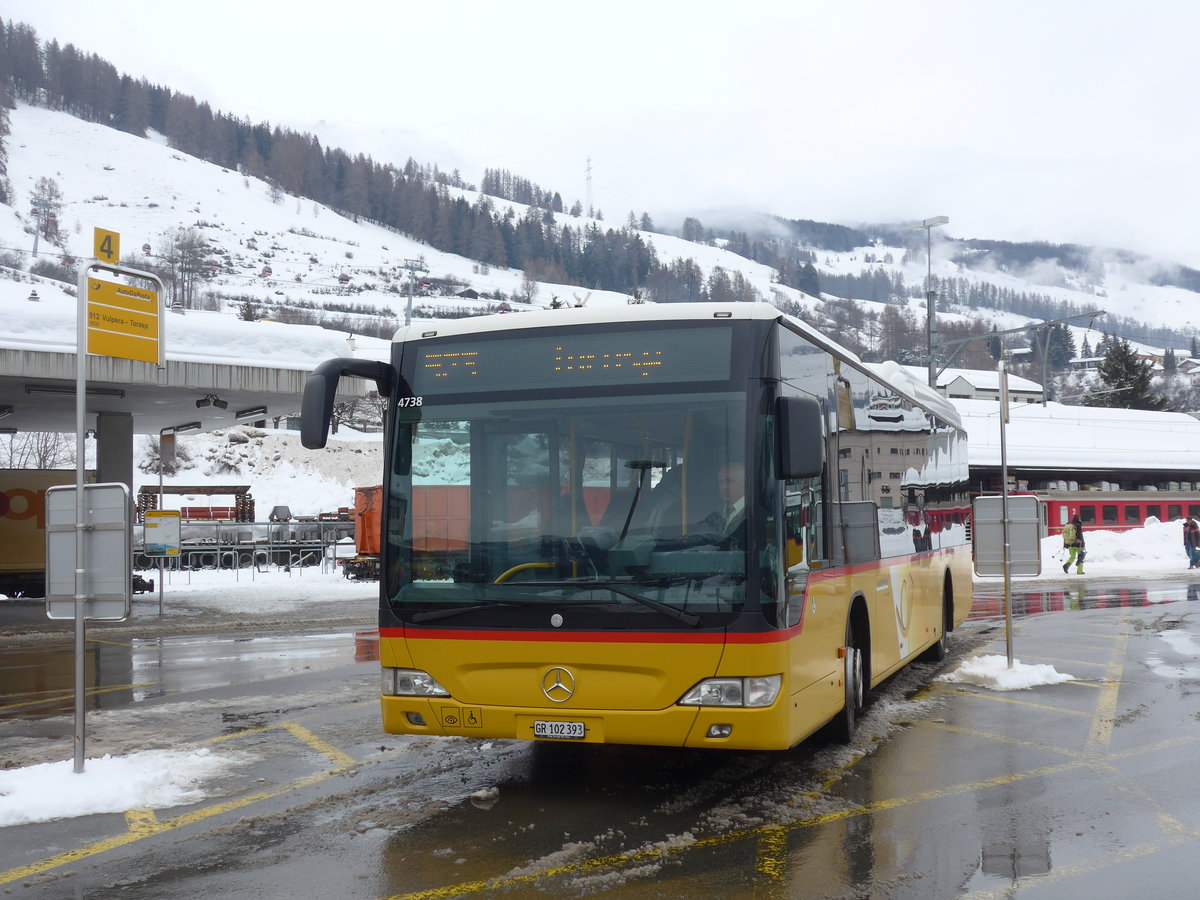 (188'753) - PostAuto Graub�nden - GR 102'393 - Mercedes am 16. Februar 2018 beim Bahnhof Scuol-Tarasp