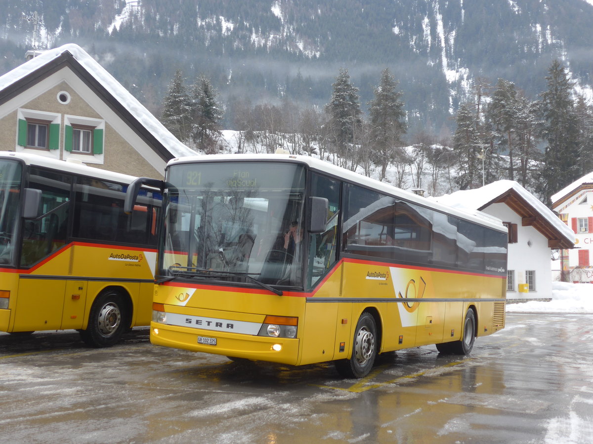 (188'759) - PostAuto Graub�nden - GR 102'325 - Setra am 16. Februar 2018 in Martina, Cunfin