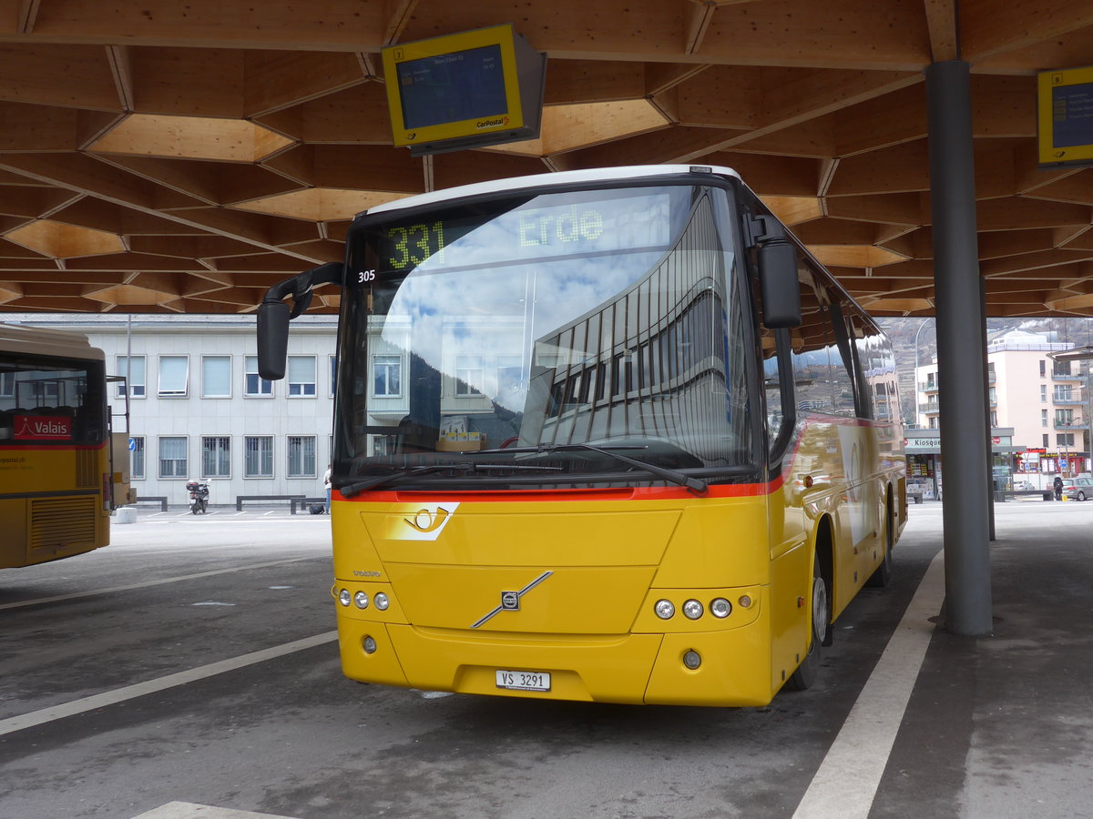 (188'893) - Ev�quoz, Erde - VS 3291 - Volvo am 18. Februar 2018 beim Bahnhof Sion