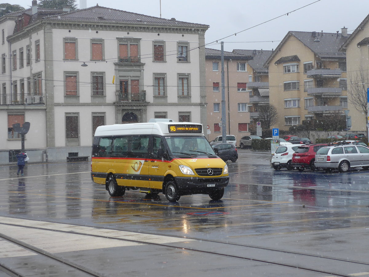 (189'010) - TPC Aigle - VD 2611 - Mercedes am 3. M�rz 2018 beim Bahnhof Aigle