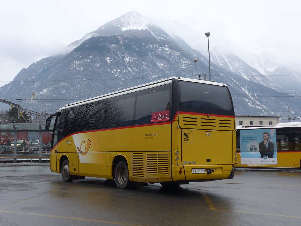 (189'024) - TMR Martigny - Nr. 127/VS 1110 - MAN/Beulas am 3. M�rz 2018 beim Bahnhof Martigny
