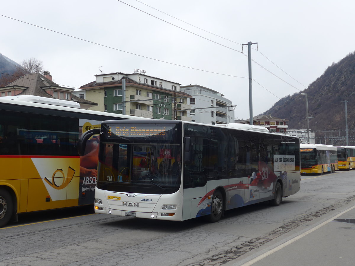 (189'056) - PostAuto Wallis - VS 449'117 - MAN am 3. M�rz 2018 beim Bahnhof Brig