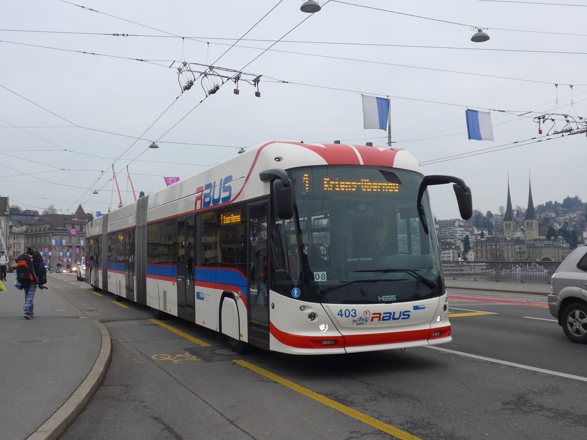 (189'328) - VBL Luzern - Nr. 403 - Hess/Hess Doppelgelenktrolleybus am 17. M�rz 2018 in Luzern, Bahnhofbr�cke