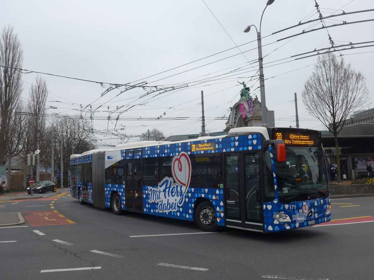 (189'333) - VBL Luzern - Nr. 171/LU 248'364 - Mercedes am 17. M�rz 2018 beim Bahnhof Luzern