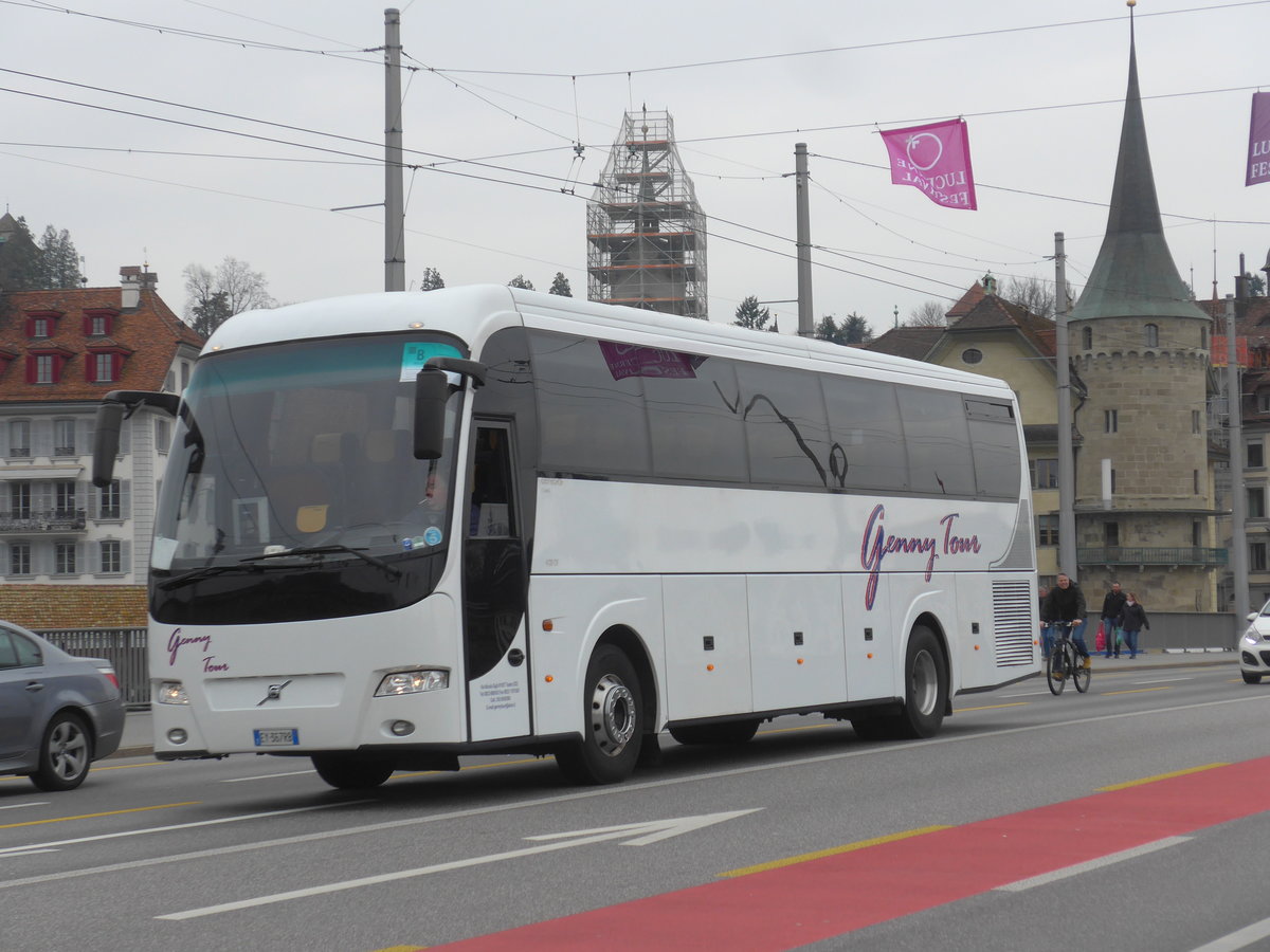 (189'397) - Aus Italien: Genny Tour - EY-367 RB - Volvo/Barbi am 17. M�rz 2018 in Luzern, Bahnhofbr�cke