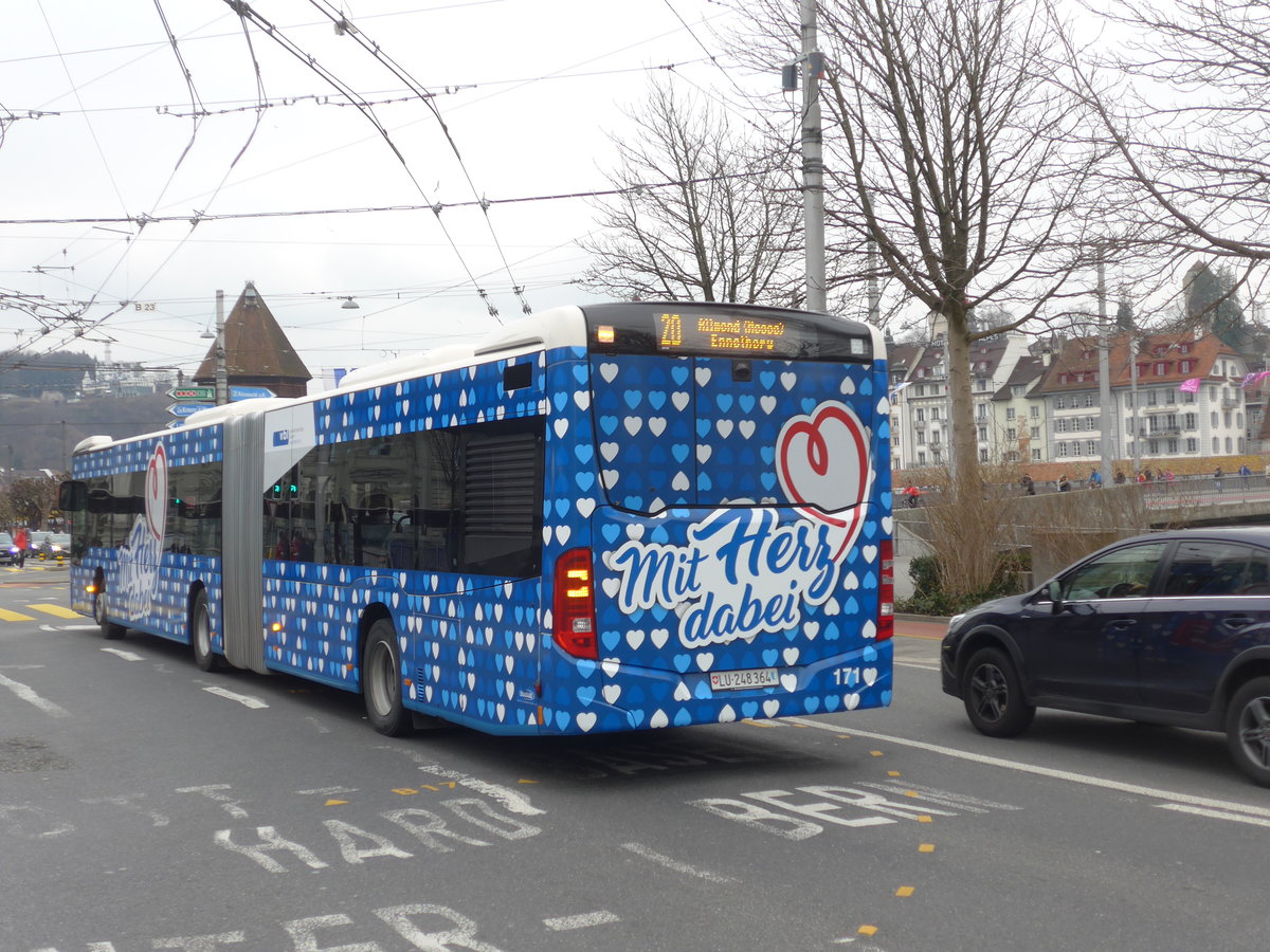 (189'414) - VBL Luzern - Nr. 171/LU 248'364 - Mercedes am 17. M�rz 2018 beim Bahnhof Luzern