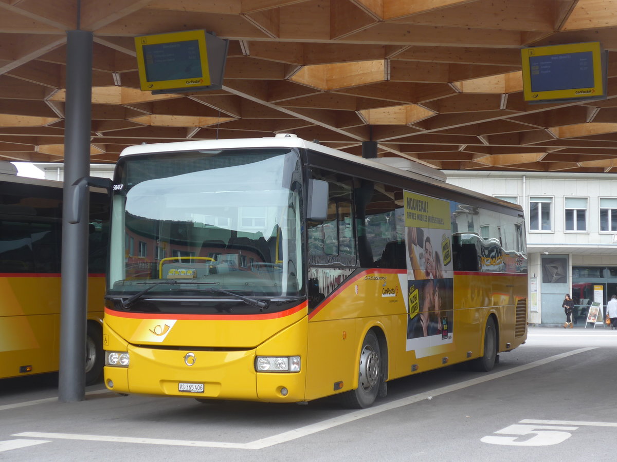 (189'751) - PostAuto Wallis - Nr. 16/VS 365'406 - Irisbus am 30. M�rz 2018 beim Bahnhof Sion