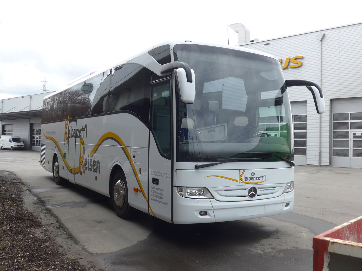 (189'842) - Kleibenzett'l, Kleinb�singen - Nr. 11 - Mercedes am 1. April 2018 in Kerzers, Interbus