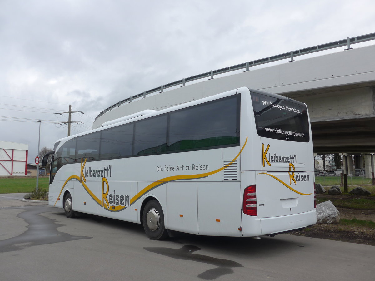 (189'843) - Kleibenzett'l, Kleinb�singen - Nr. 11 - Mercedes am 1. April 2018 in Kerzers, Interbus