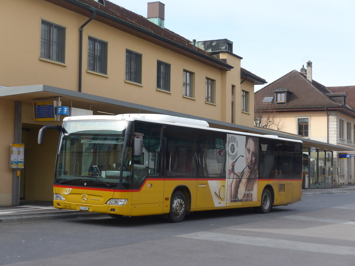 (189'872) - CarPostal Ouest - JU 65'081 - Mercedes (ex Nr. 14) am 2. April 2018 beim Bahnhof Del�mont