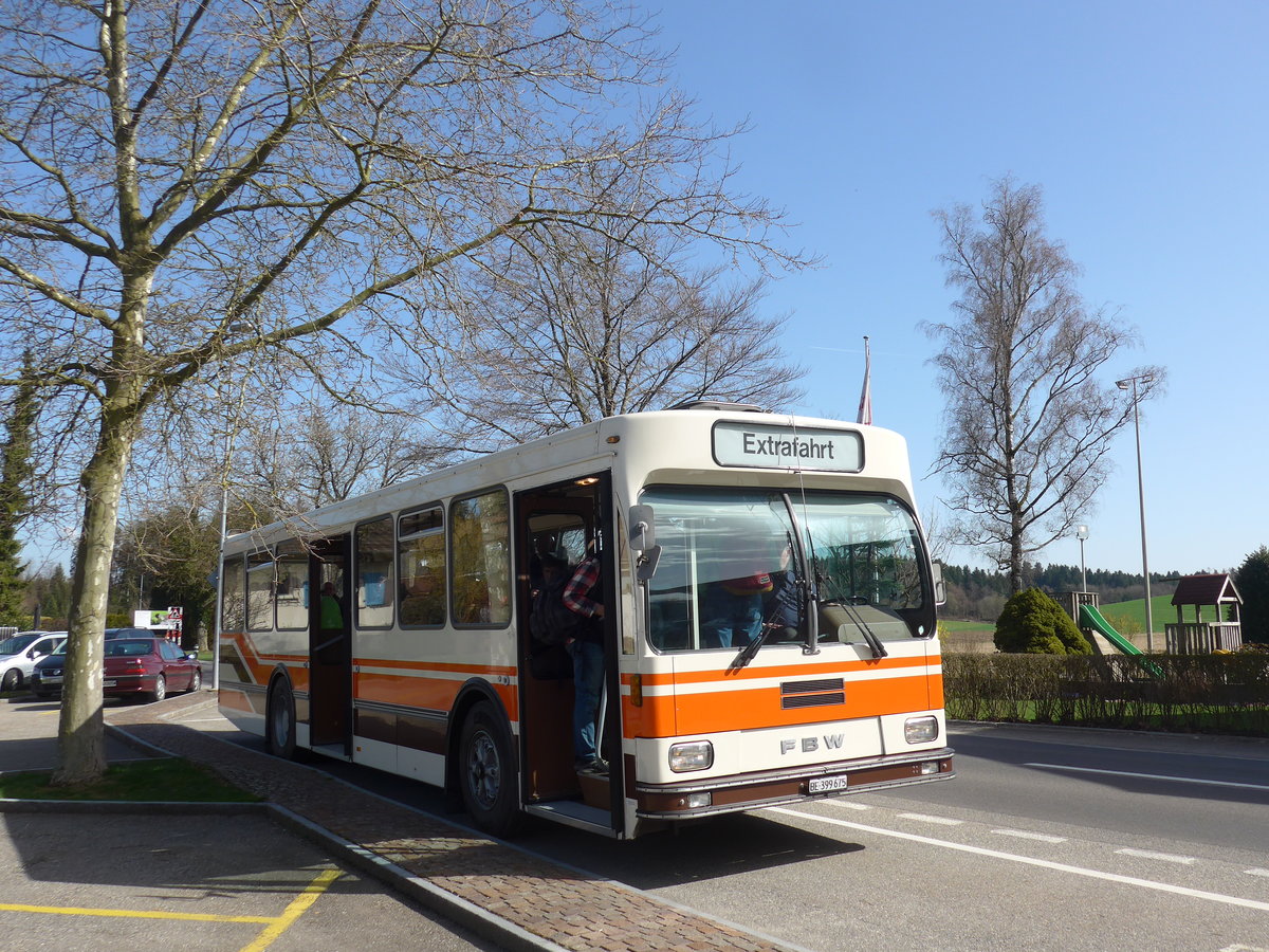 (190'073) - Wegm�ller, M�nsingen - BE 399'675 - FBW/R&J (ex Bamert, Wollerau) am 7. April 2018 in Kernenried, Gasthof L�wen