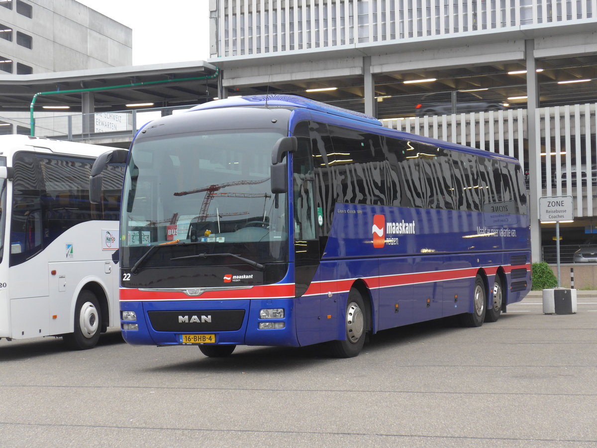 (192'296) - Maaskant, Lith - Nr. 22/16-BHB-4 - MAN am 3. Mai 2018 in Z�rich, Flughafen