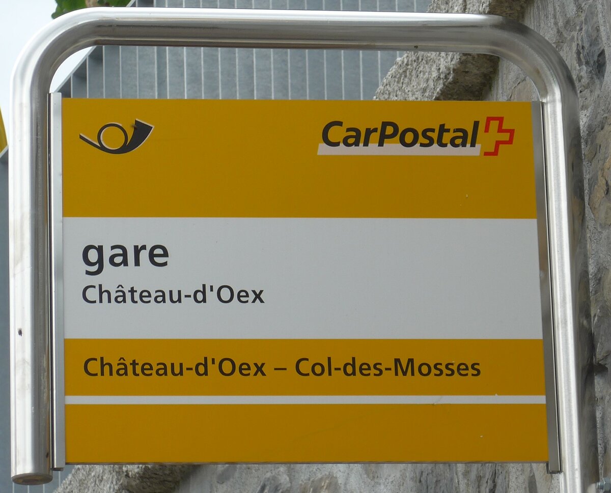 (193'273) - PostAuto-Haltestellenschild - Ch�teau-d'Oex, gare - am 21. Mai 2018