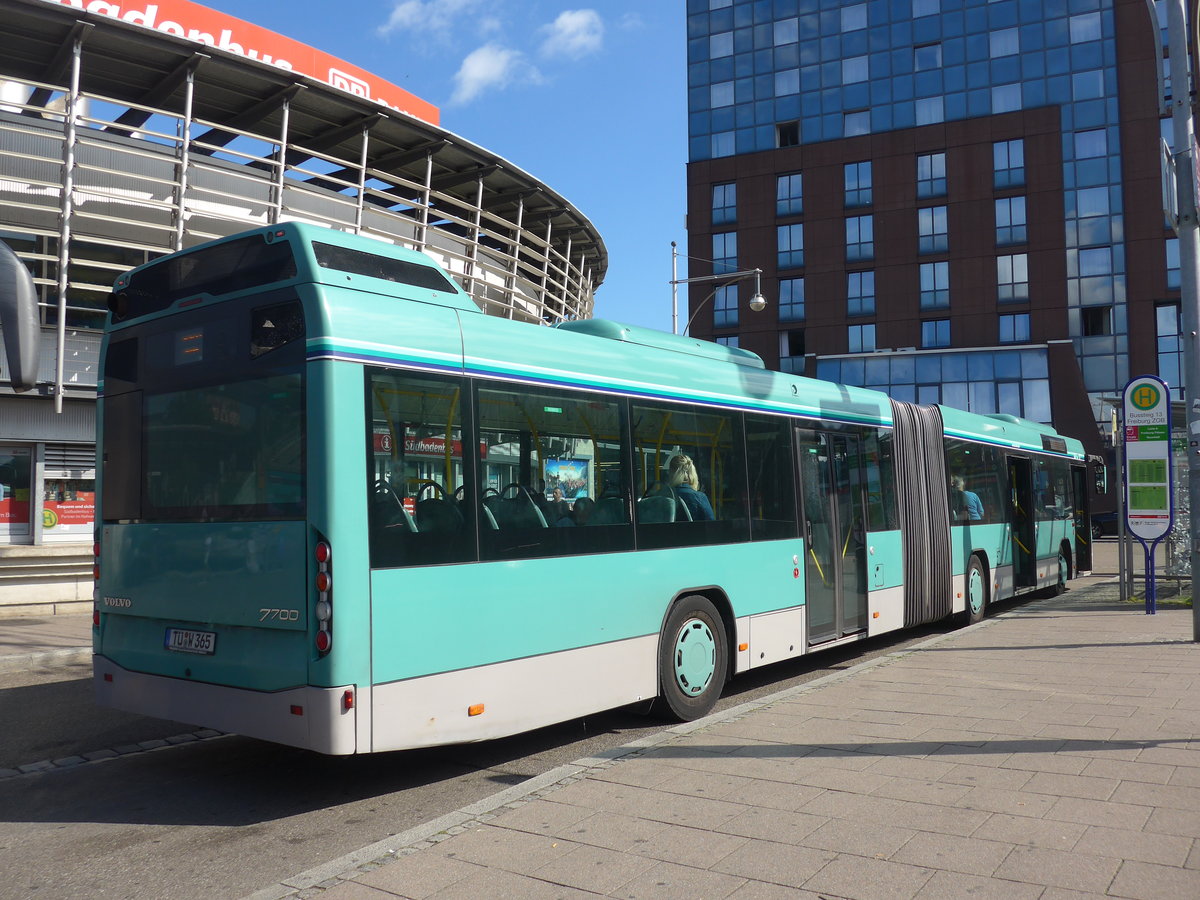 (194'129) - Weiss, Rottenburg - T�-W 365 - Volvo (ex Bender, Ehringshausen) am 18. Juni 2018 beim Bahnhof Freiburg